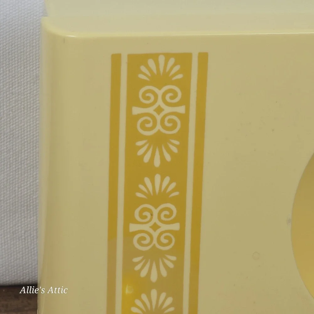 Tissue Box Holder Yellow Floral Flower MCM Retro Cover Plastic Vintage Large 10